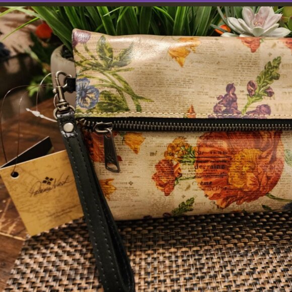 NWT Patricia Nash Leather Valerie Fold Over Wristlet Pouch - Picture 5 of 7